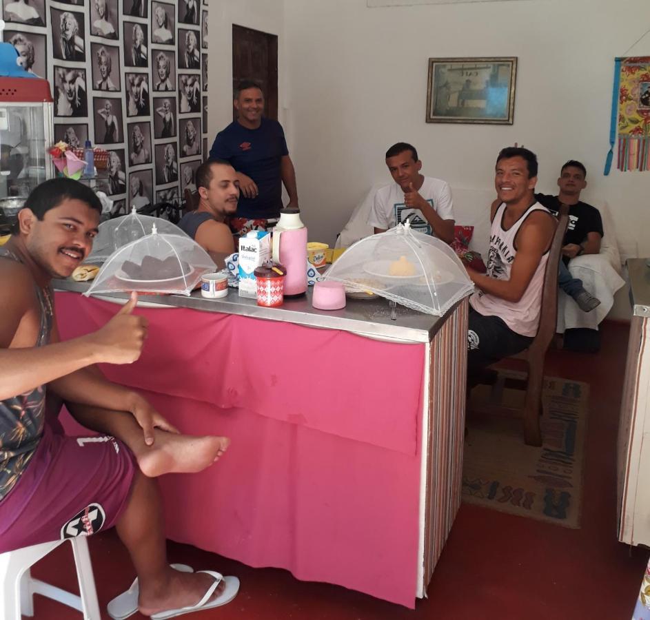 Perto Do Aeroporto De Salvador - Dona Pitanga Hostel 劳鲁-迪弗雷塔斯 外观 照片